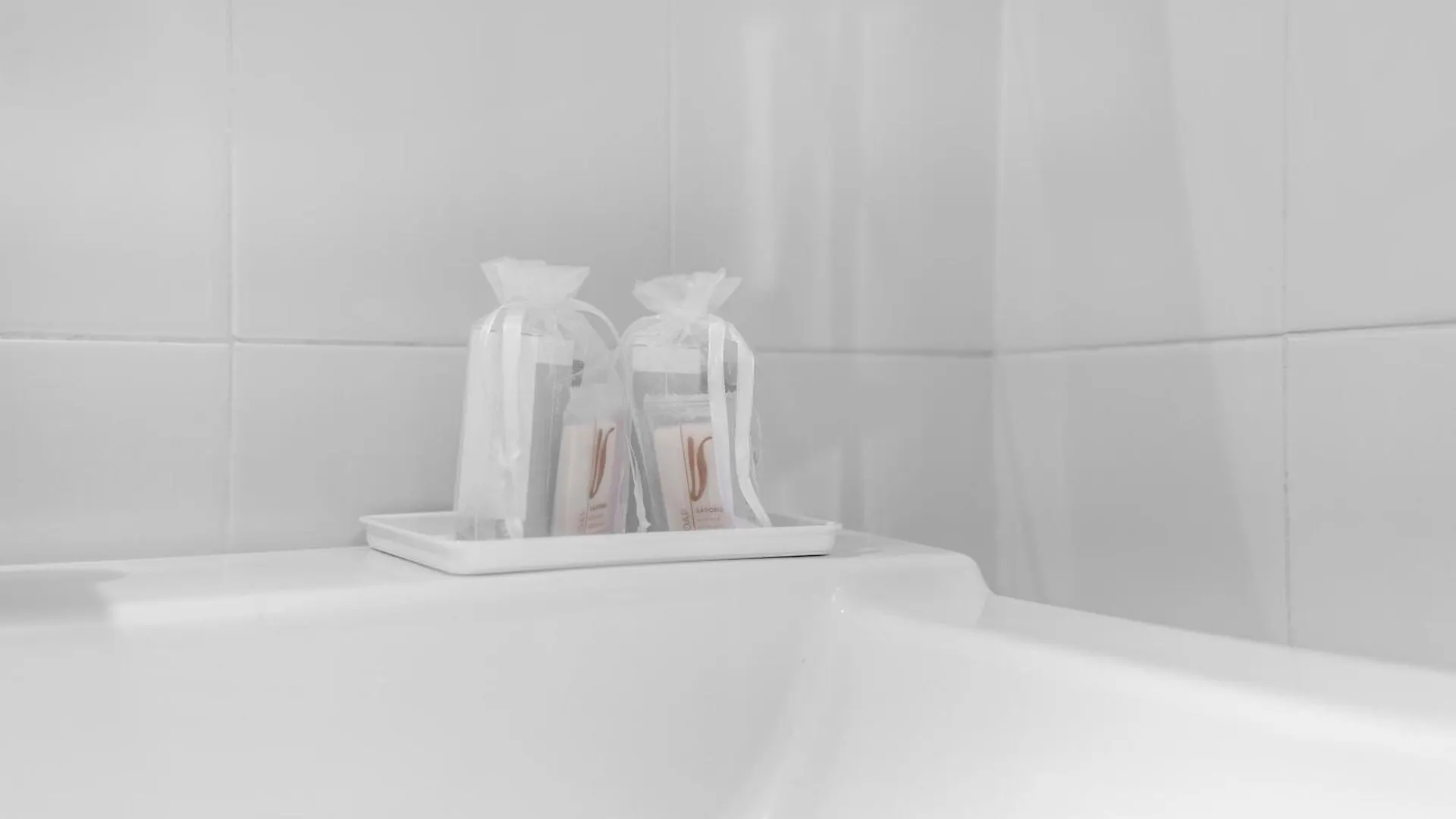 Momigliano Studio Apartment - Naviglio Pavese Milan
